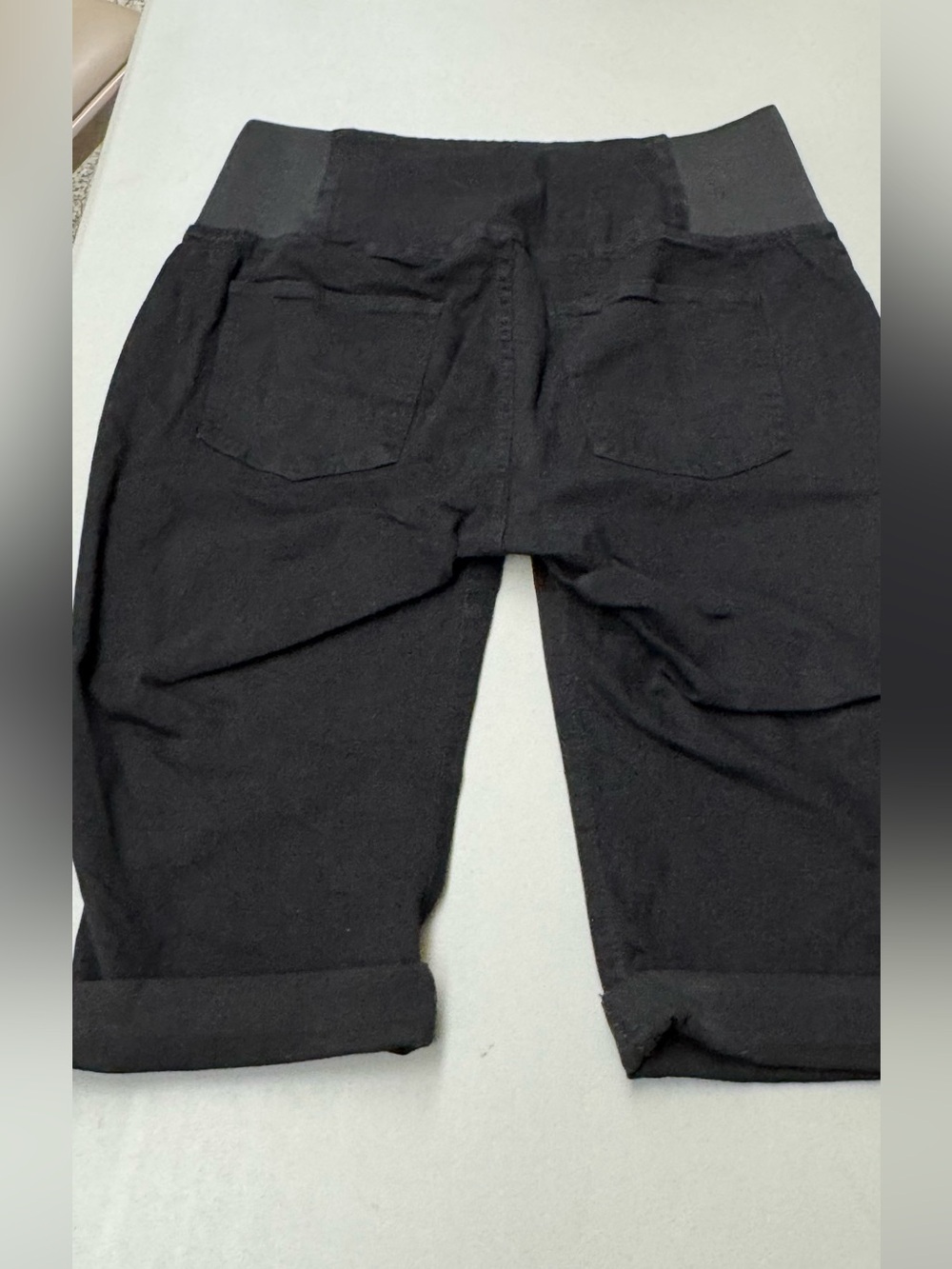 SHEIN curve women’s Plus Size Black Cropped Capris roll cuff elastic waistband